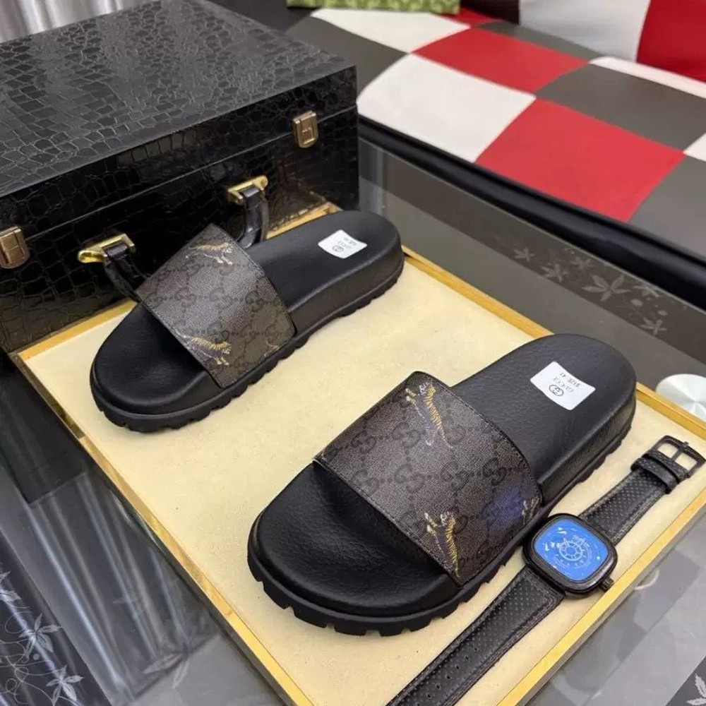 Gucci GG Slide GG Tiger Print